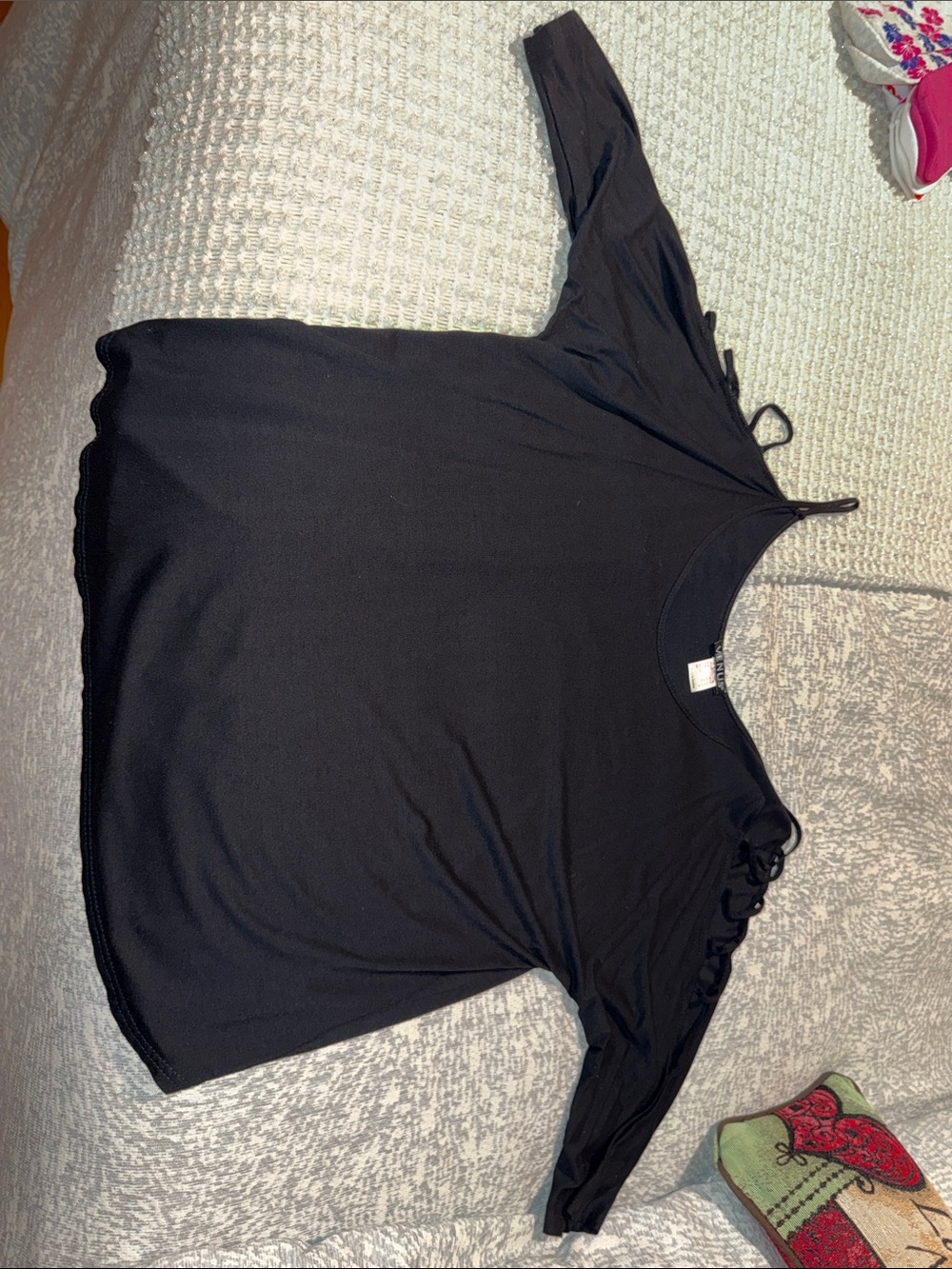 VENUS Black Cold-Shoulder Short Sleeve Top